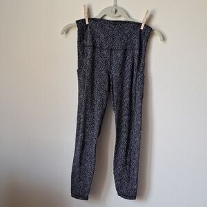 Athleta Black And White Ultimate Stash Textured 7/8 Leggings Size S